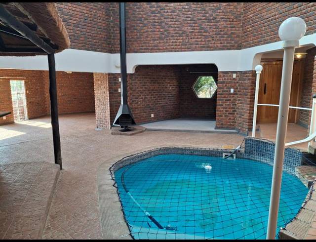 4 BEDROOM HOUSE FOR SALE IN PANORAMA